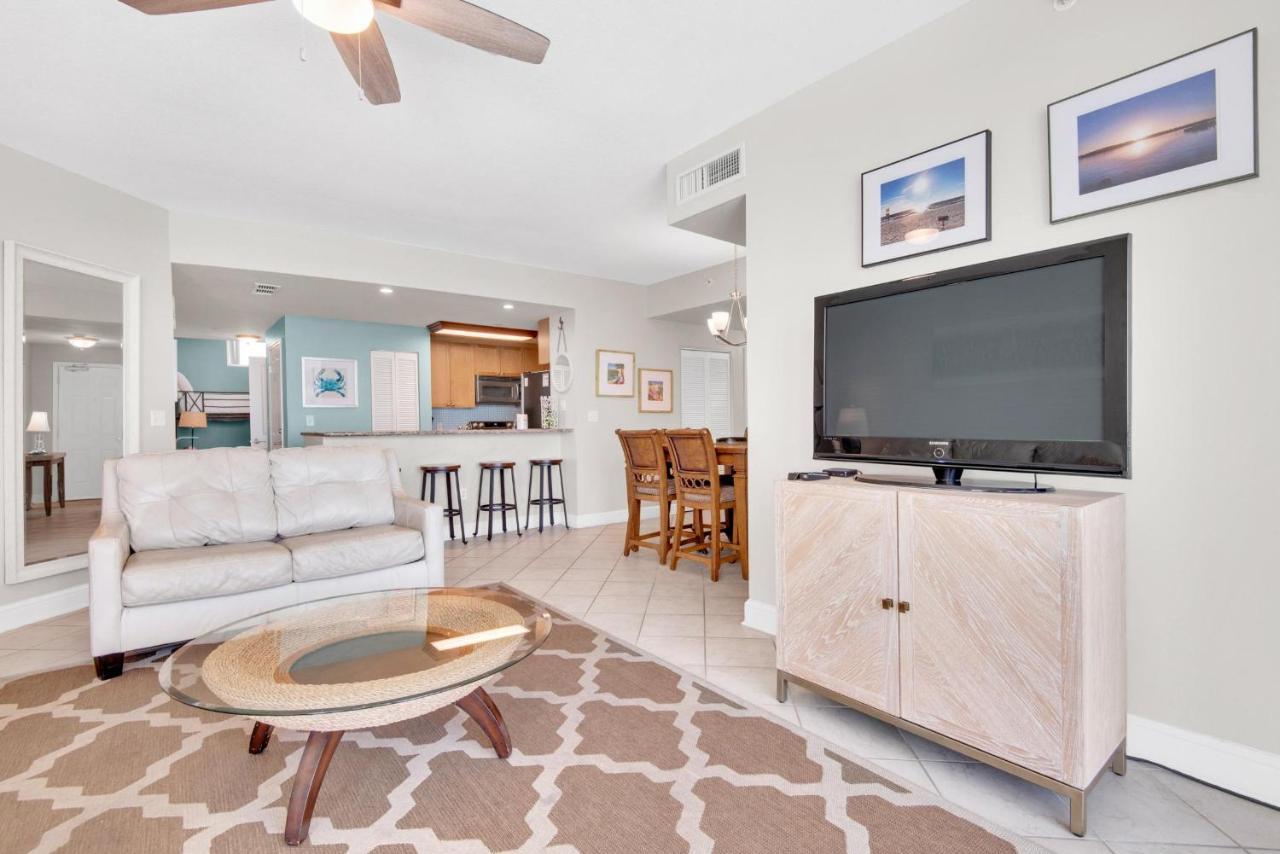 Aqua 811 Holiday home